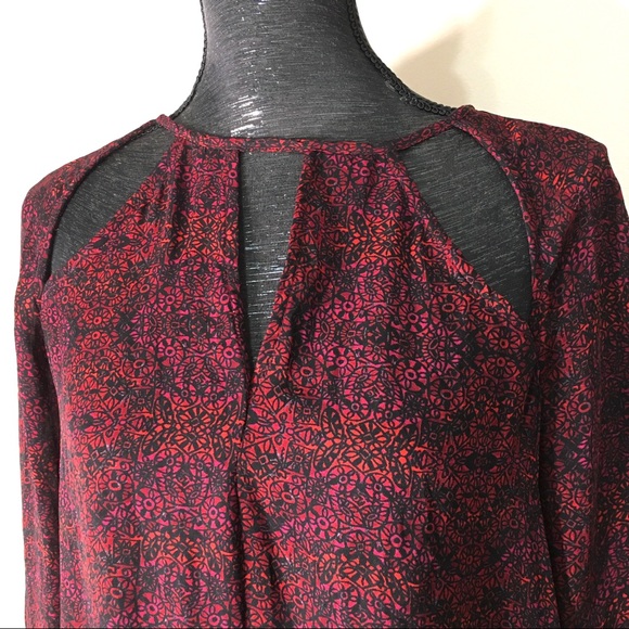 Oversized Cutout Tunic Blouse - Picture 3 of 8